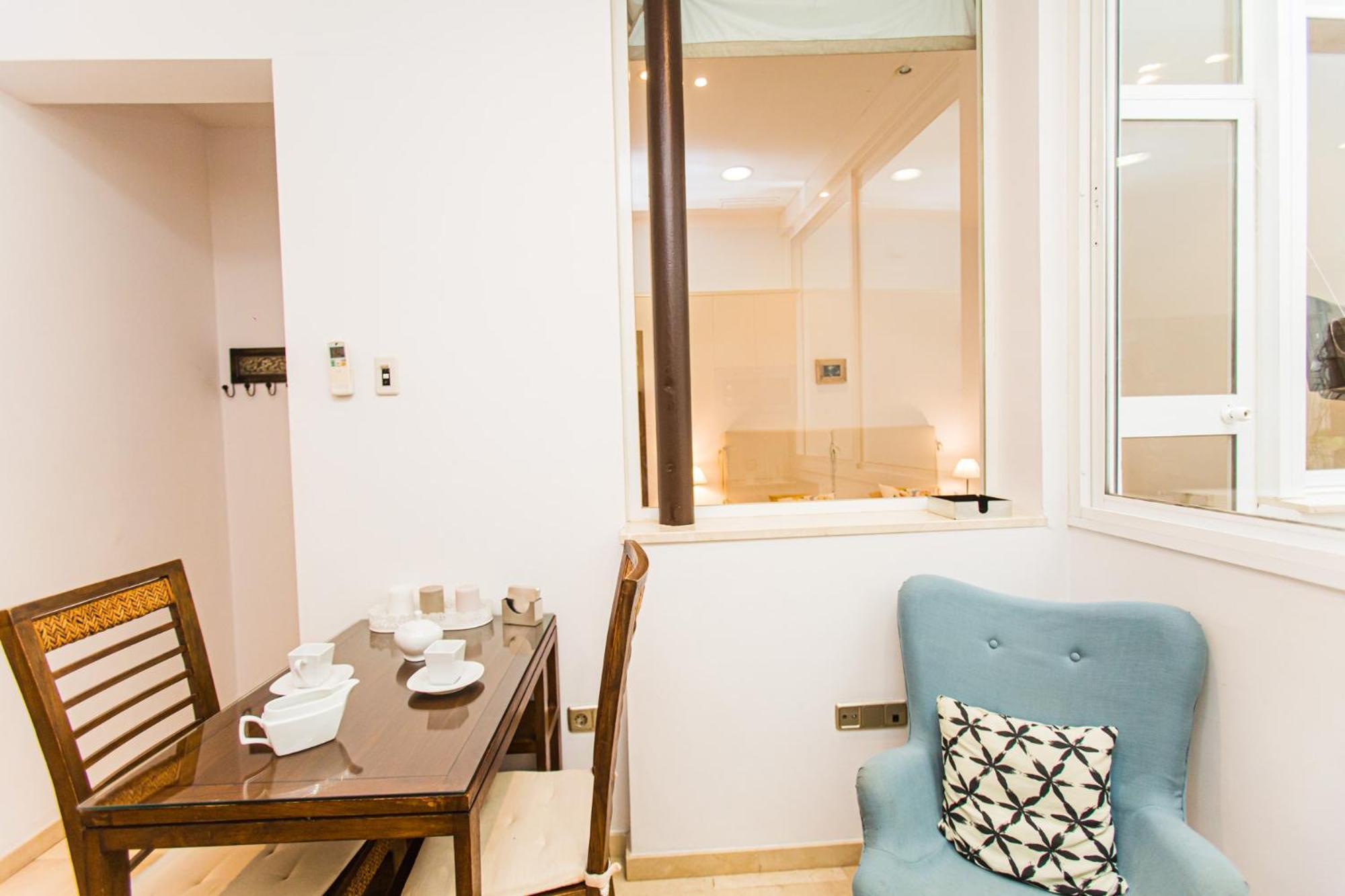 Hernando Colon 12 Apartment